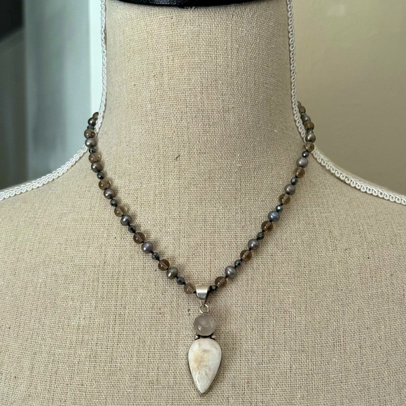 Beautiful Beaded Necklace with Multi Gemstone Pendant - Picture 5 of 11